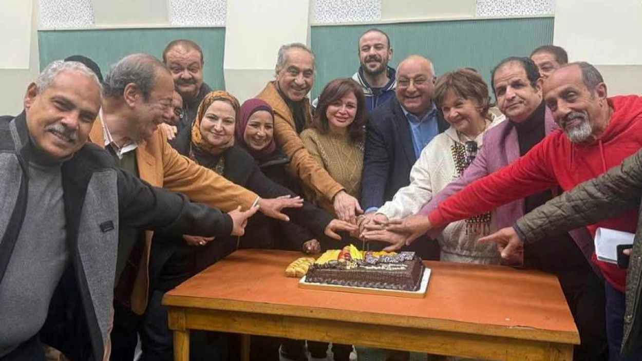 "دراما الميكروفون".. هل تنافس المسلسلات الإذاعية في رمضان؟