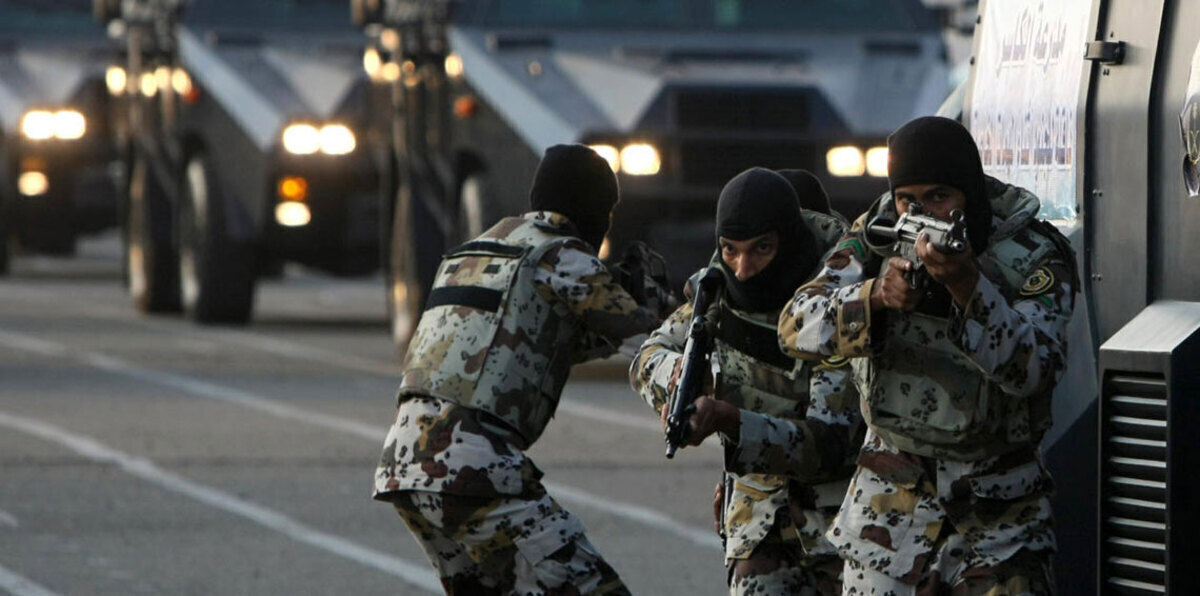 هكذا تفاعل السعوديون مع هجوم داعش على المسجد الحرام بمكة (فيديو وصور)