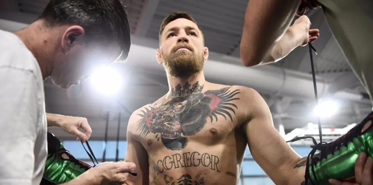 مكغريغور يتحدى مايويذر بـ"كرة حديدية" (صور)