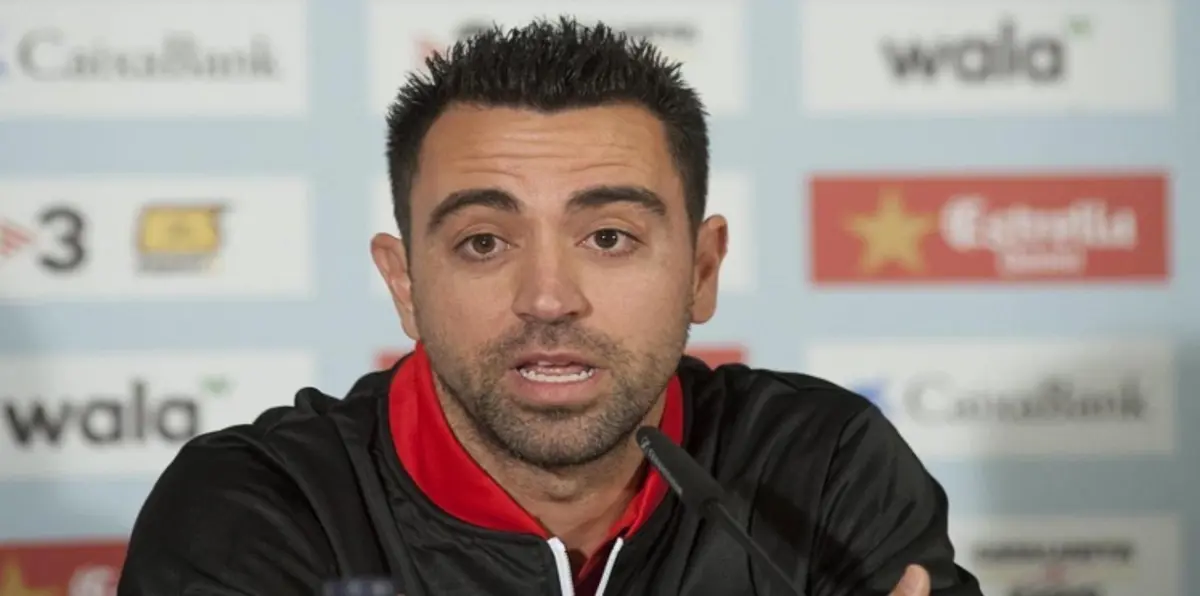 جماهير برشلونة تحتفل مع تشافي بسداسية باريس سان جيرمان في الدوحة