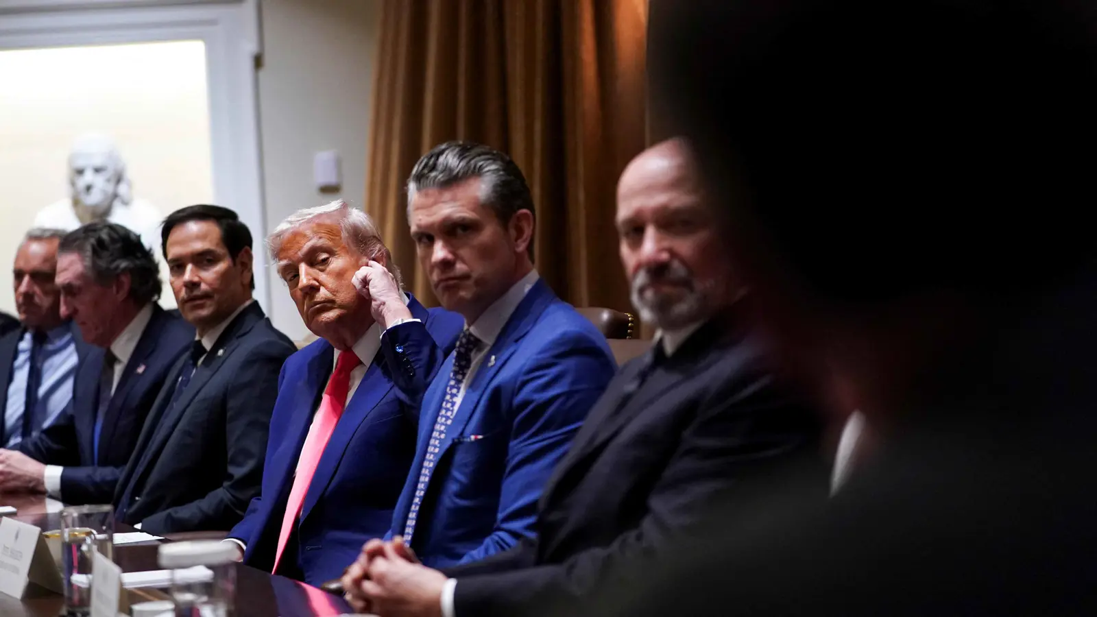 "وجها لوجه".. المحادثات الأمريكية الإيرانية ستعقد في غرفة واحدة