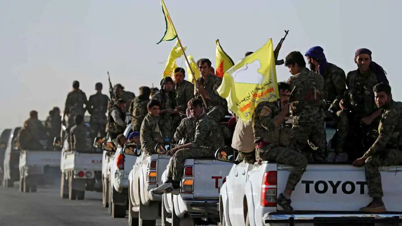 "وطنكم يرحب بكم".. الجيش السوري يفتح باب الانشقاق عن "قسد"