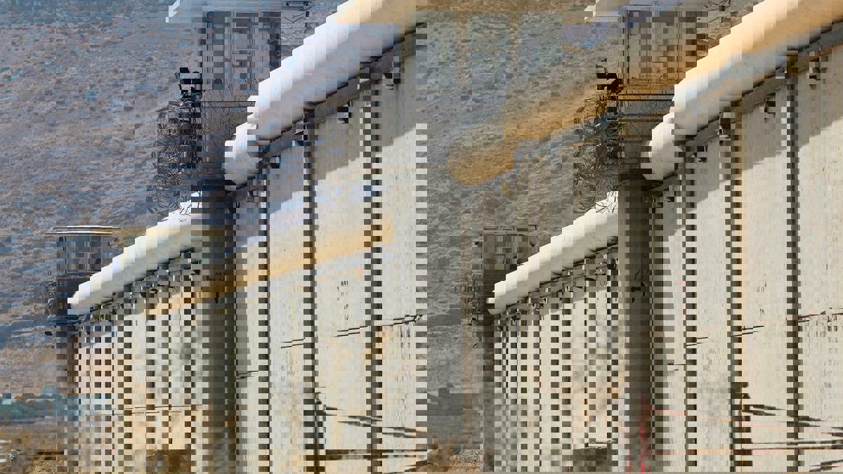 أسرى فلسطينيون ينفذون خطوات تصعيدية إثر توتر في سجون إسرائيلية