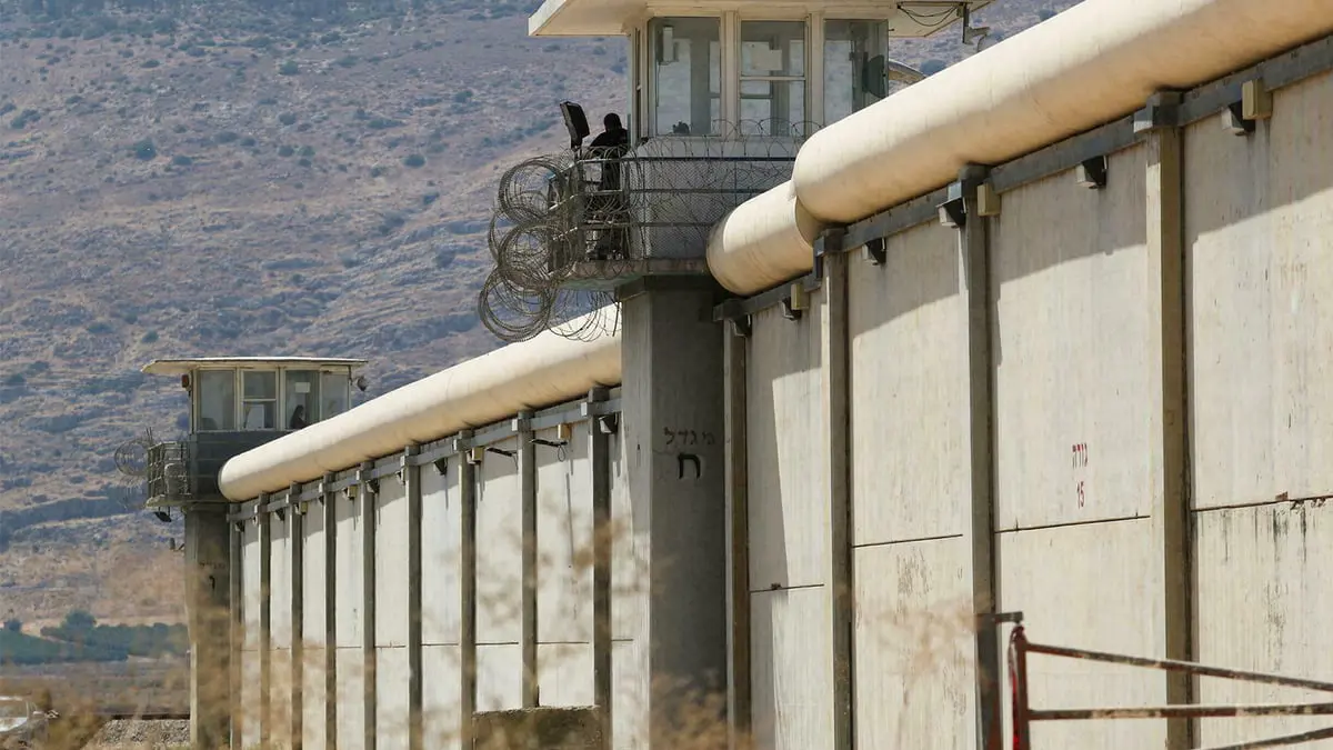 أسرى فلسطينيون ينفذون خطوات تصعيدية إثر توتر في سجون إسرائيلية