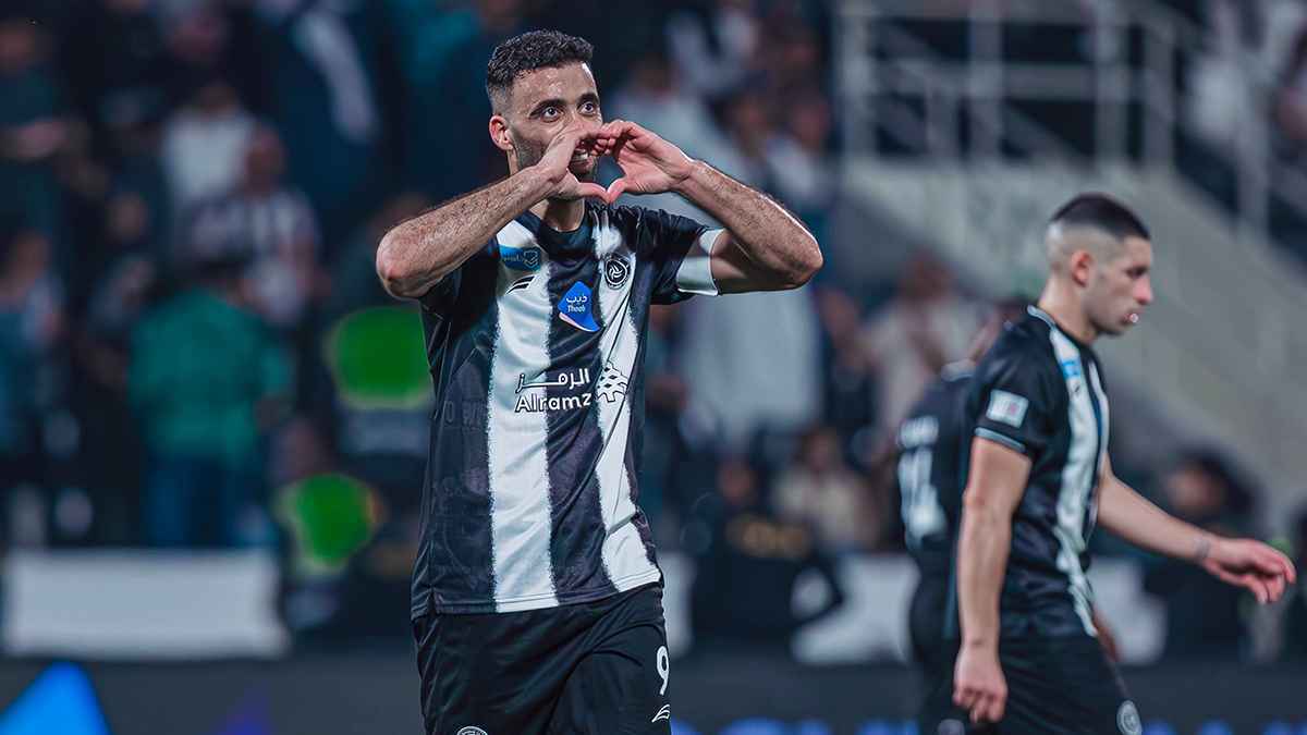 ناد سعودي يقدم عرضًا لعبد الرزاق حمدالله