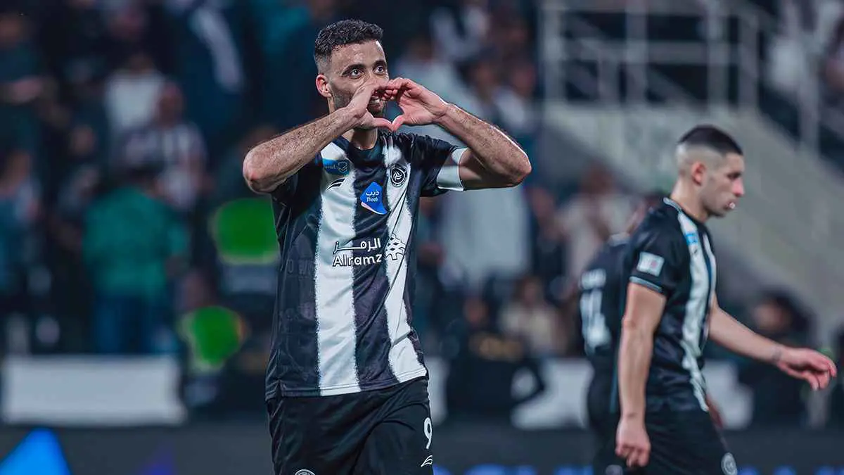 ناد سعودي يقدم عرضًا لعبد الرزاق حمدالله