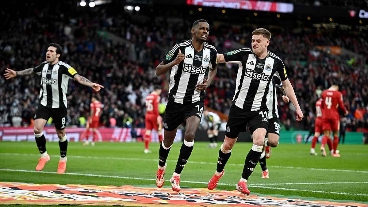 نيوكاسل يعمّق جراح ليفربول ويقتنص كأس الرابطة الإنجليزية (فيديو)