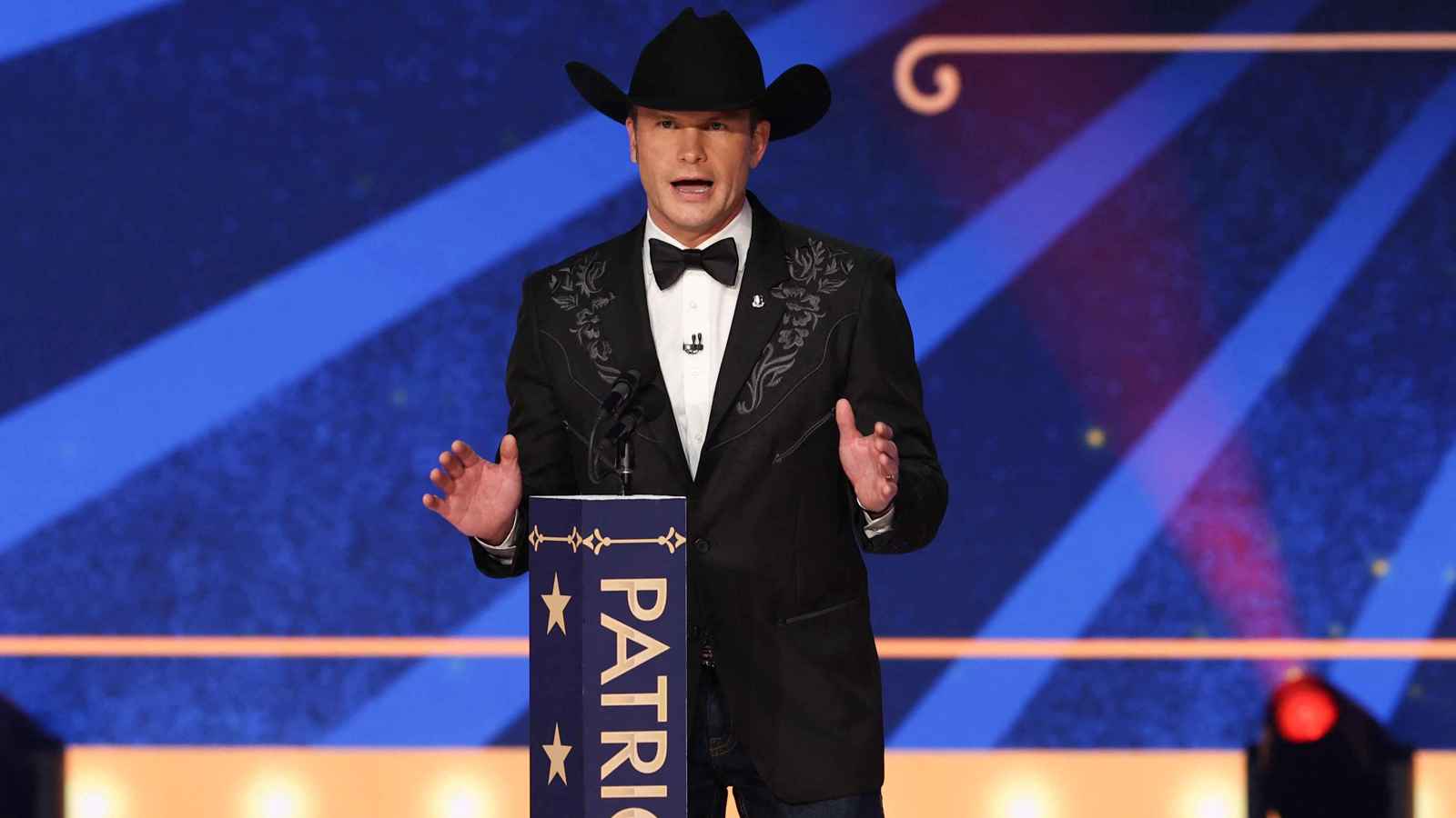 "وشم" هيغسيث.. عقبة جديدة أمام مرشح ترامب لوزارة الدفاع (صور)