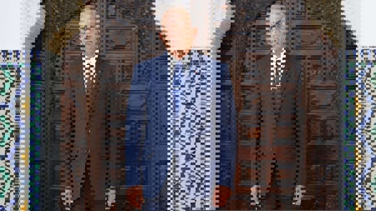 في رسالة وُصفت بأنها "طلب هدنة".. رئيس وزراء تونس: سنفتح صفحة جديدة مع اتحاد الشغل