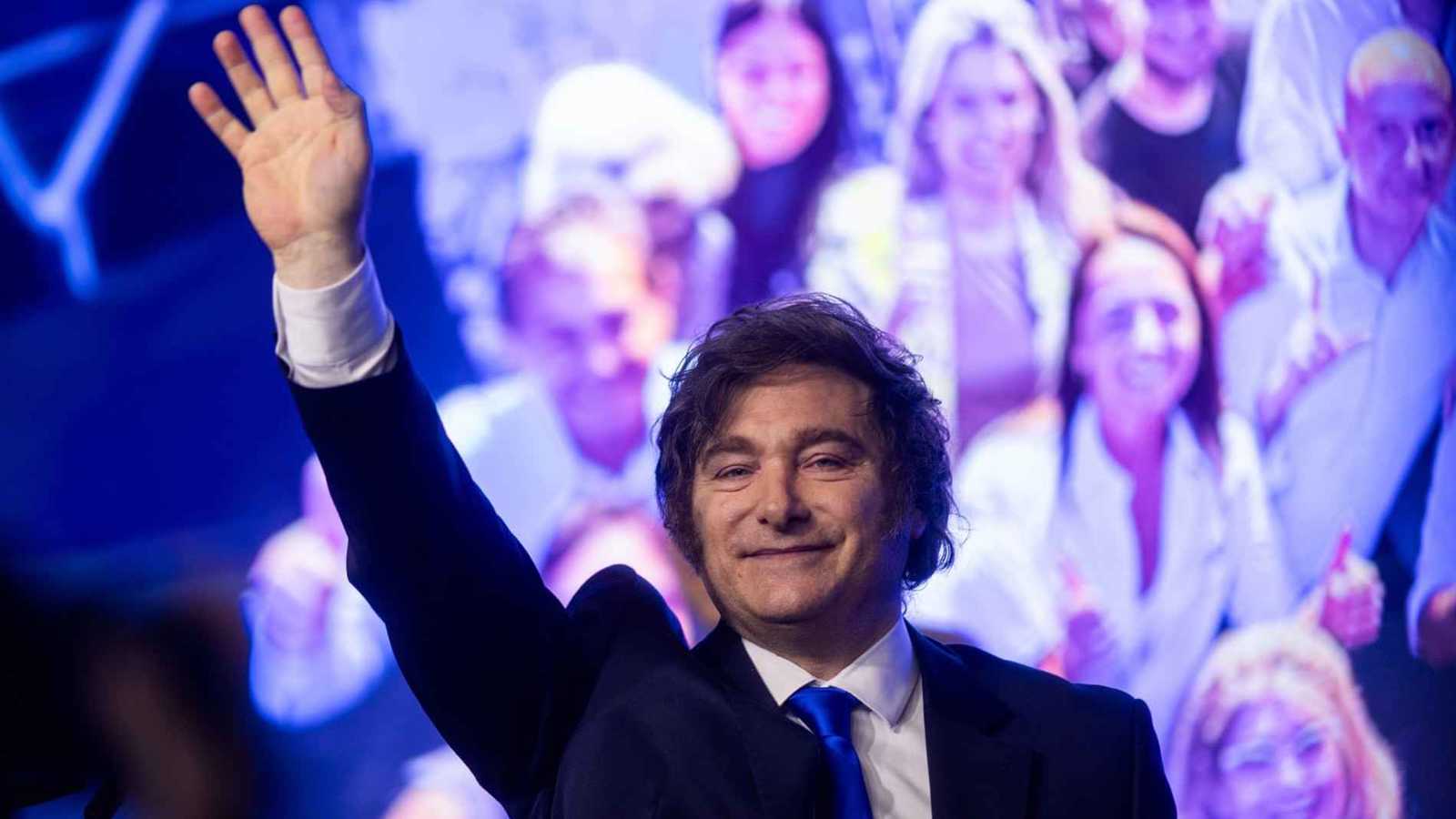 الدولار حسمها.. ترامب ينقذ ميلي من سقوط مدوٍ في الانتخابات الأرجنتينية