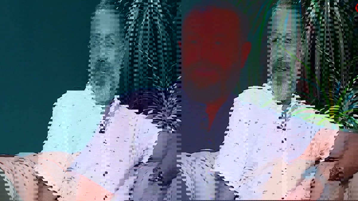 وزارة الدفاع العراقية تقاضي الفنان إياد الطائي بسبب "الفضائيين" في الجيش