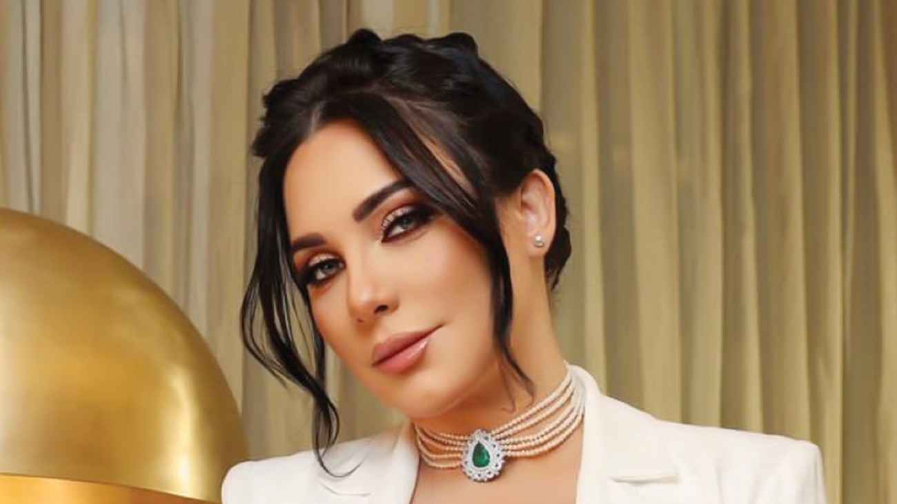 هجوم ناري من ممثلتين سوريتين على سلاف فواخرجي.. فكيف ردّت؟ (صور)