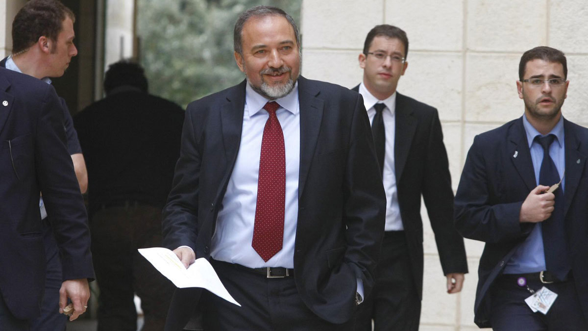 ليبرمان: نتنياهو قد يعتزل الحياة السياسية مقابل عدم محاكمته‎