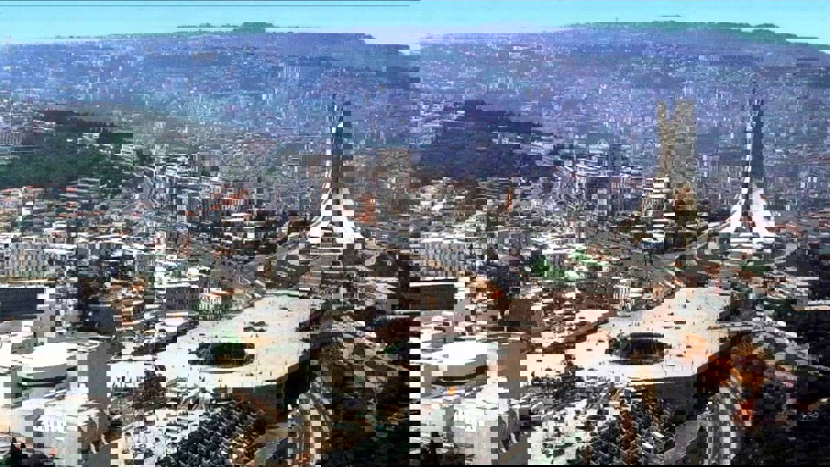 مطالب بالتحقيق مع مسؤولين ورجال أعمال لمنع تهريب الأموال خارج الجزائر