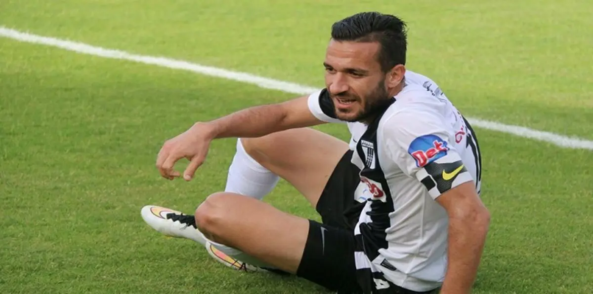 الأهلي المصري يضم علي معلول.. وشريف إكرامي يدرس الرحيل المؤقت