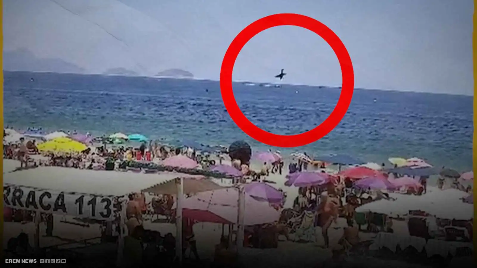 "في أول يوم عمل".. طيار يسقط بطائرته في البحر (فيديو)