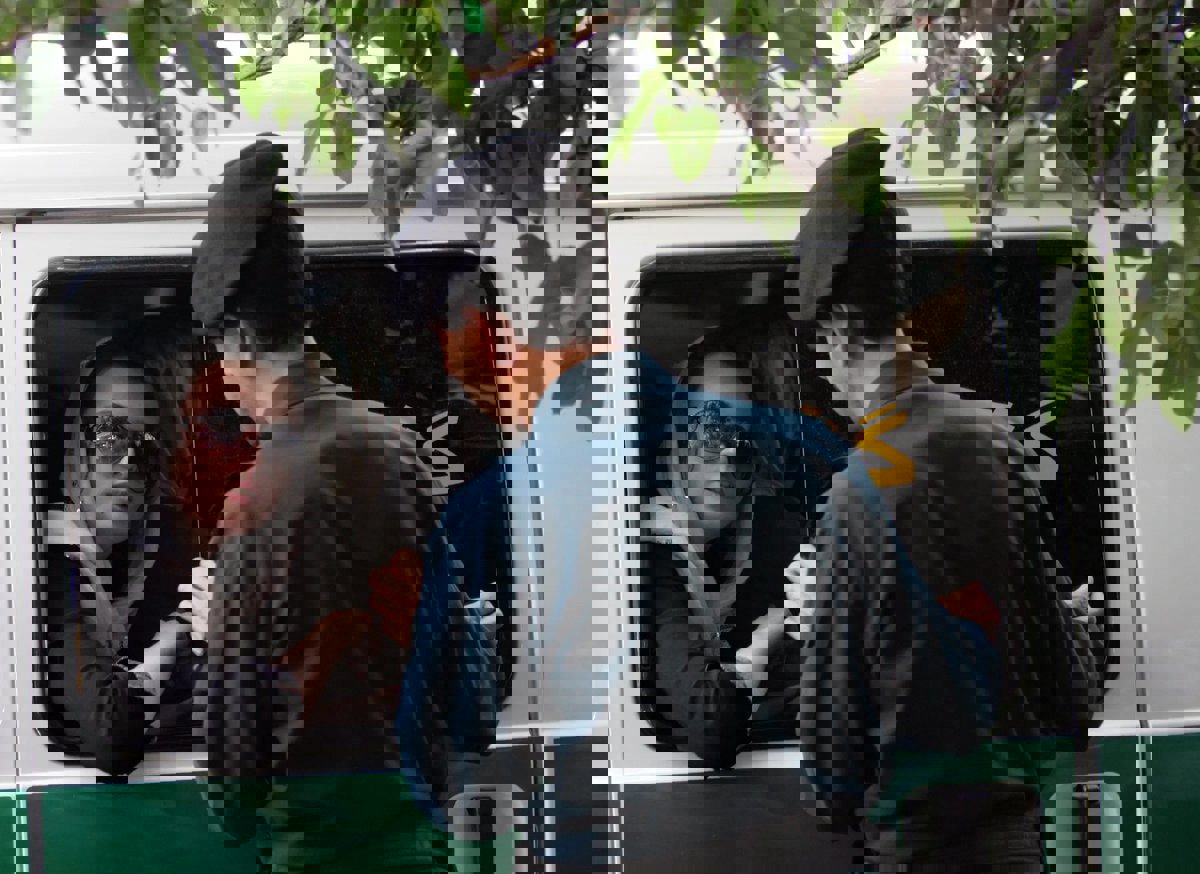 متشددو إيران يرفضون "مرونة" الإصلاحيين بشأن فرض الحجاب