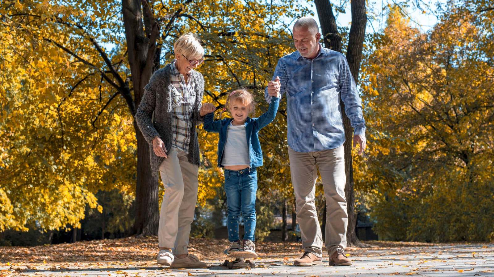 ما أثر تواصل الأحفاد مع أجدادهم على صحتهم العاطفية؟