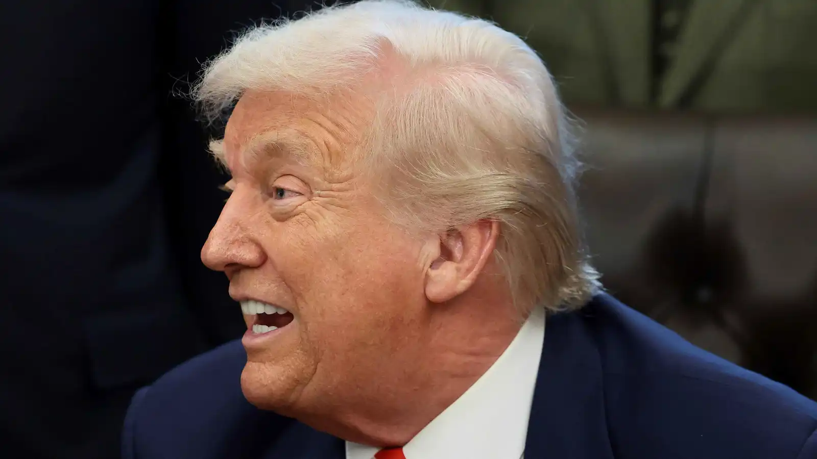 ترامب يرد على "الديمقراطيين الراديكاليين" الراغبين بعزله (فيديو)