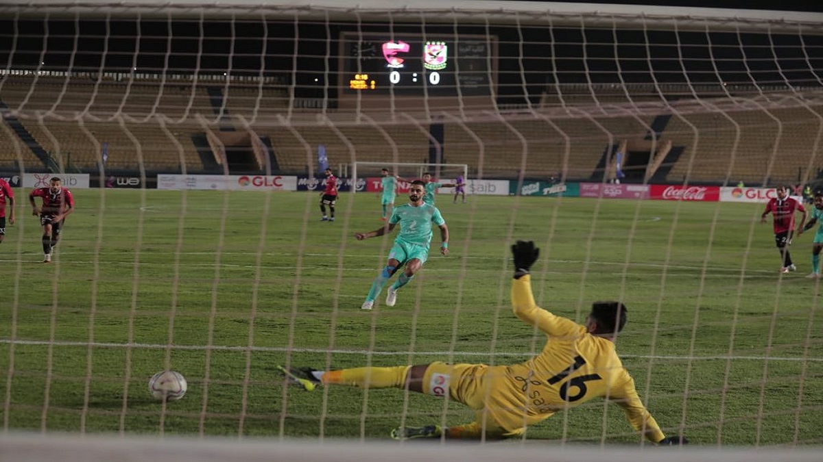 الأهلي يستعيد نغمة الانتصارات في الدوري المصري على حساب إف سي مصر