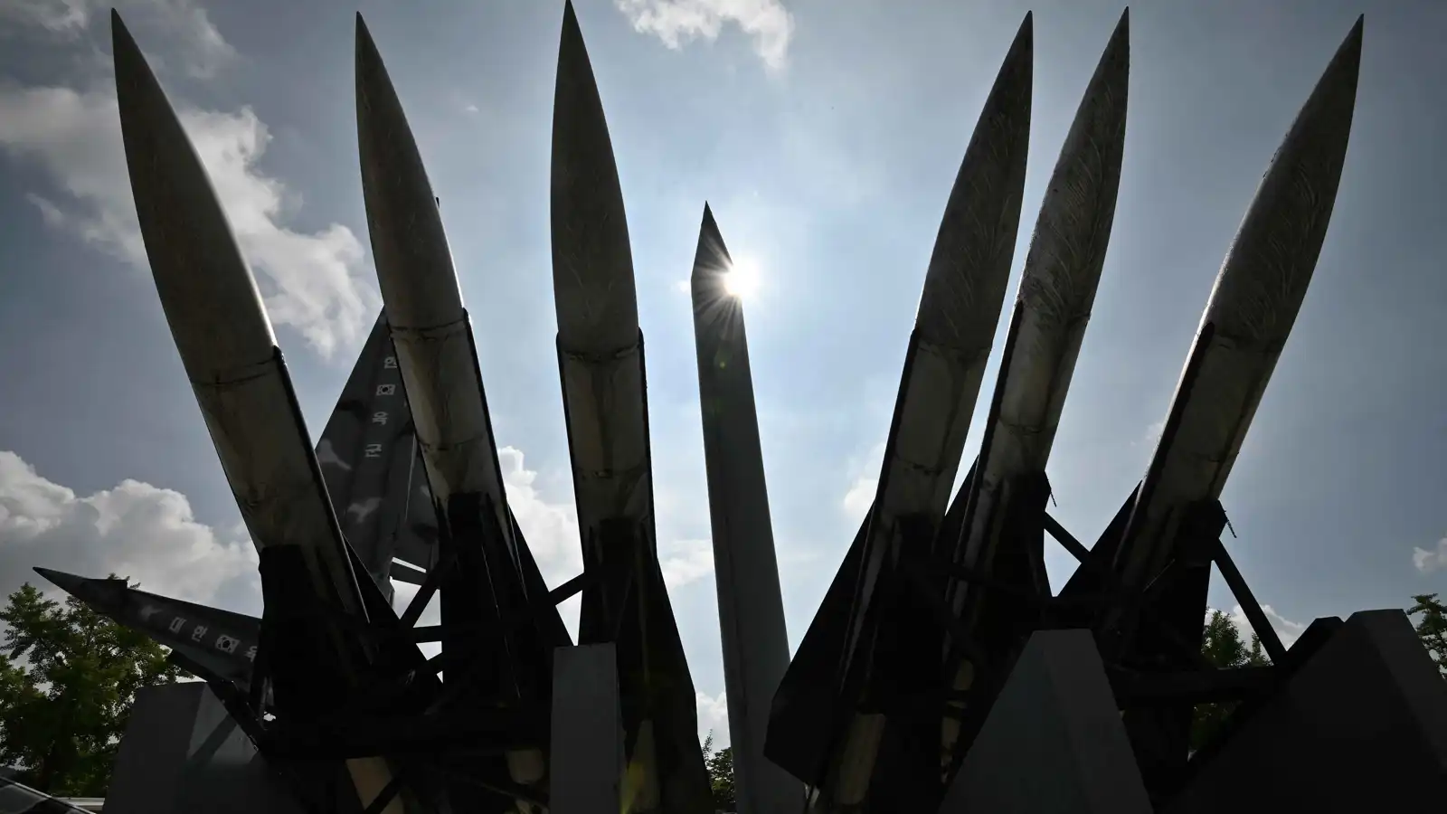 كوريا الشمالية تكشف عن قاذفة صواريخ جديدة تحمل رؤوس نووية