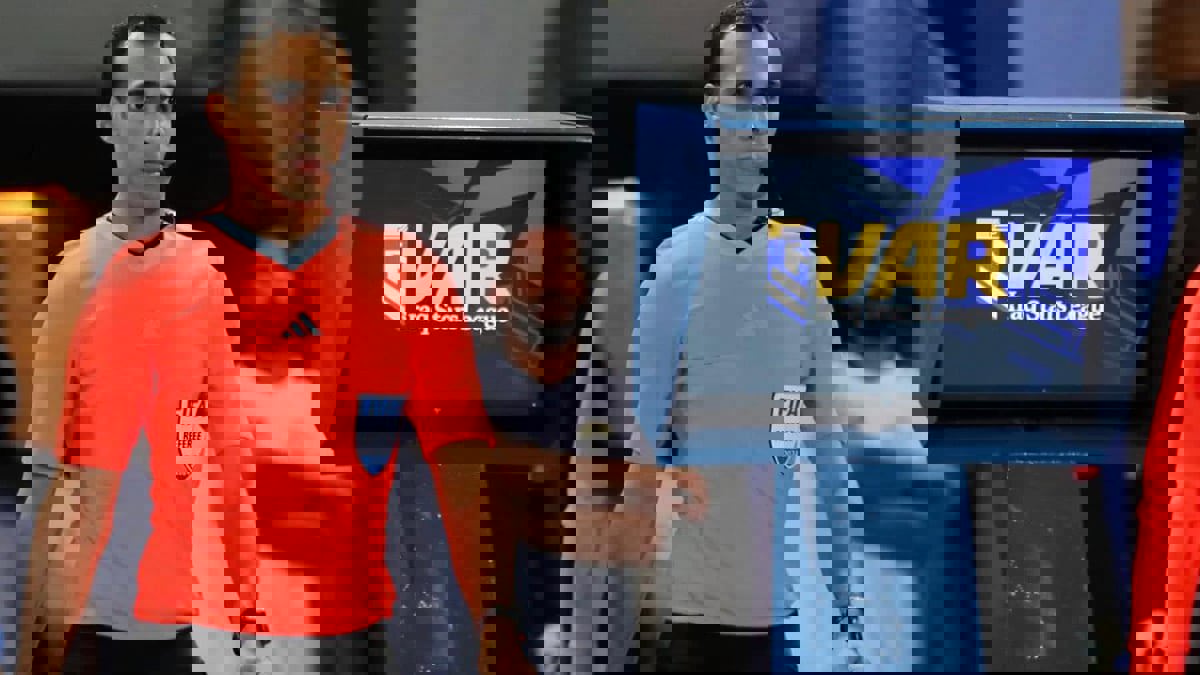 إشادات بالسعودي خالد الطريس بعد إدارة ديربي بغداد