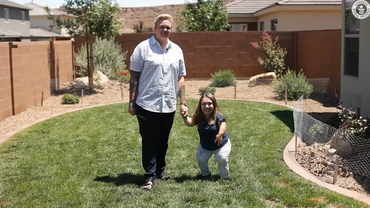 "غينيس" تسجل رقما قياسيا غريبا حققته زوجتان مثليتان‎‎