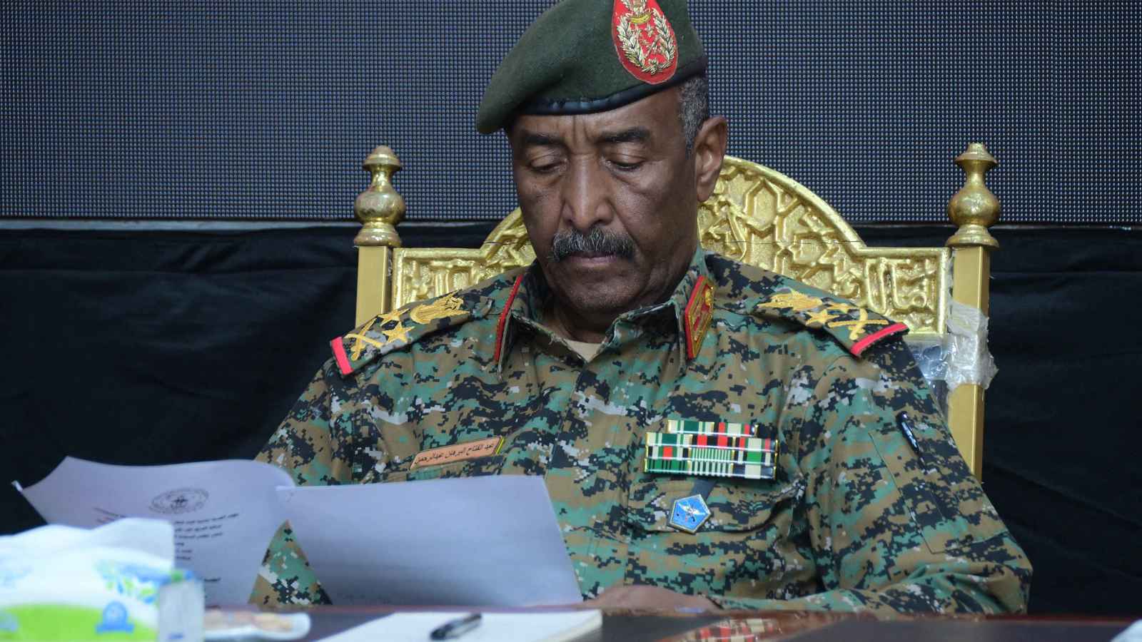 خبراء: البرهان يتهرب من وقف حرب السودان بضغوط من الإسلاميين