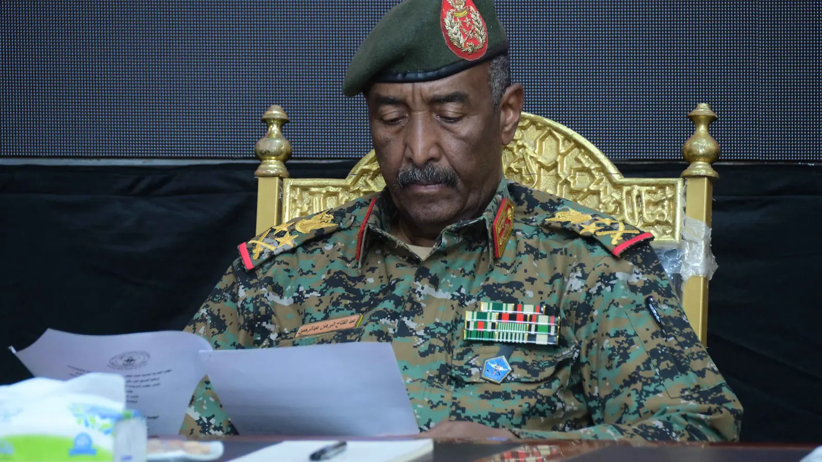 خبراء: البرهان يتهرب من وقف حرب السودان بضغوط من الإسلاميين