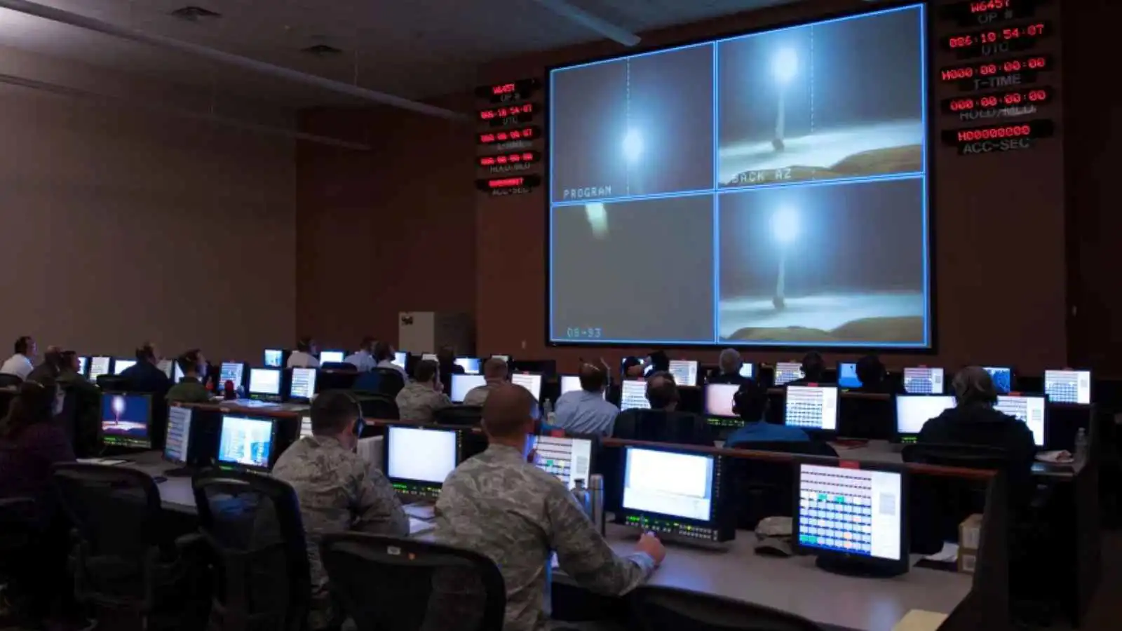 قبل اجتماع حاسم بالبيت الأبيض.. معارضة أمريكية واسعة لقرار ترامب النووي