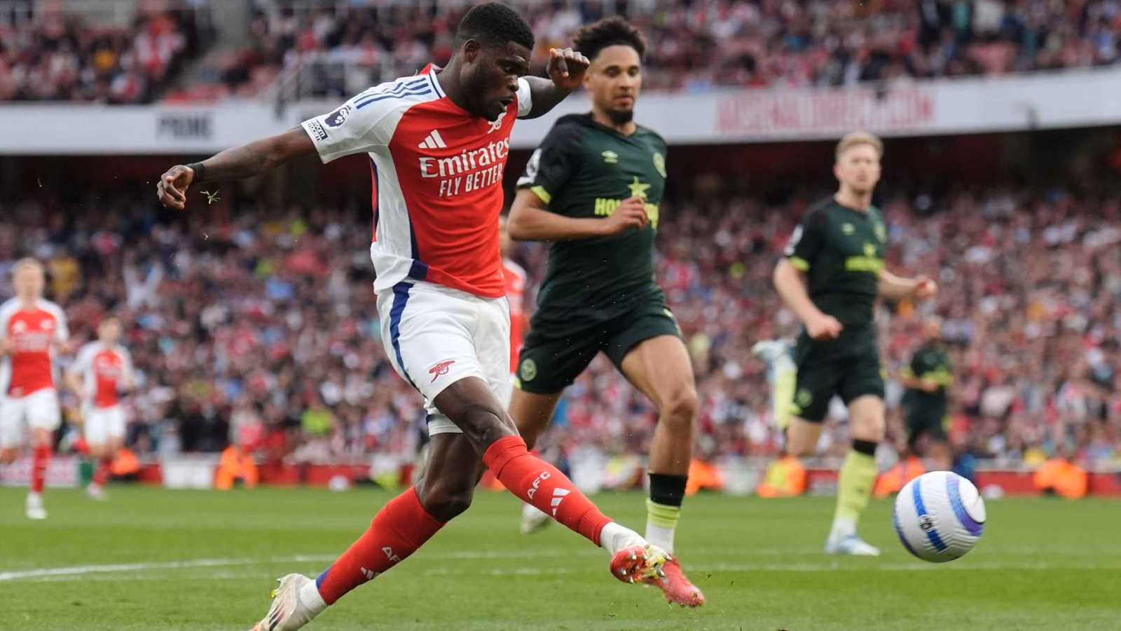 نجم آرسنال يمثل الثلاثاء أمام المحكمة لمقاضاته بتهمة الاغتصاب