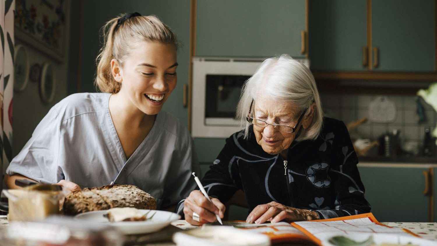 كم يعيش الإنسان بعد إصابته بـ"الخرف"؟