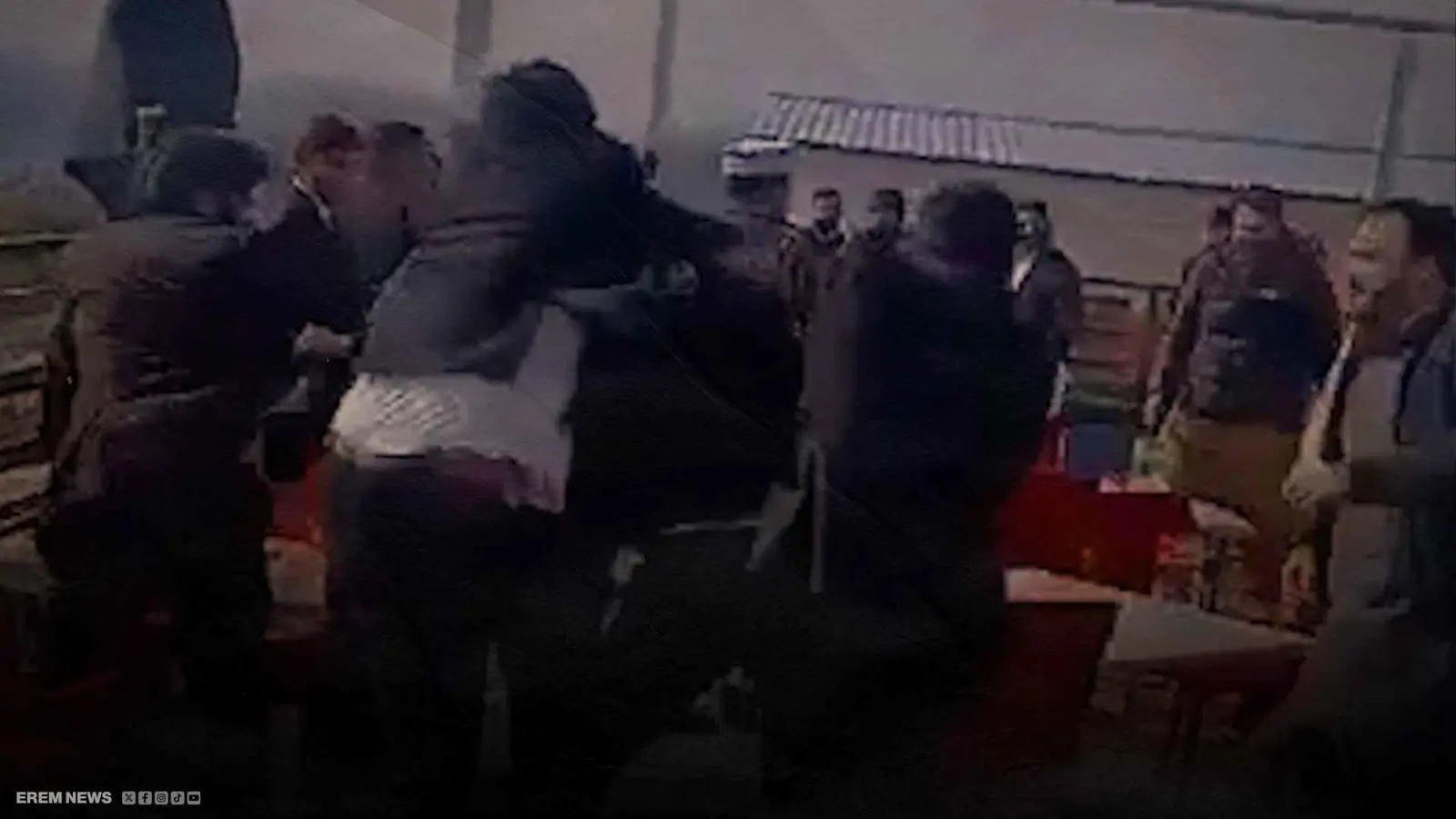 حقيقة شجار الضباط بسوريا!