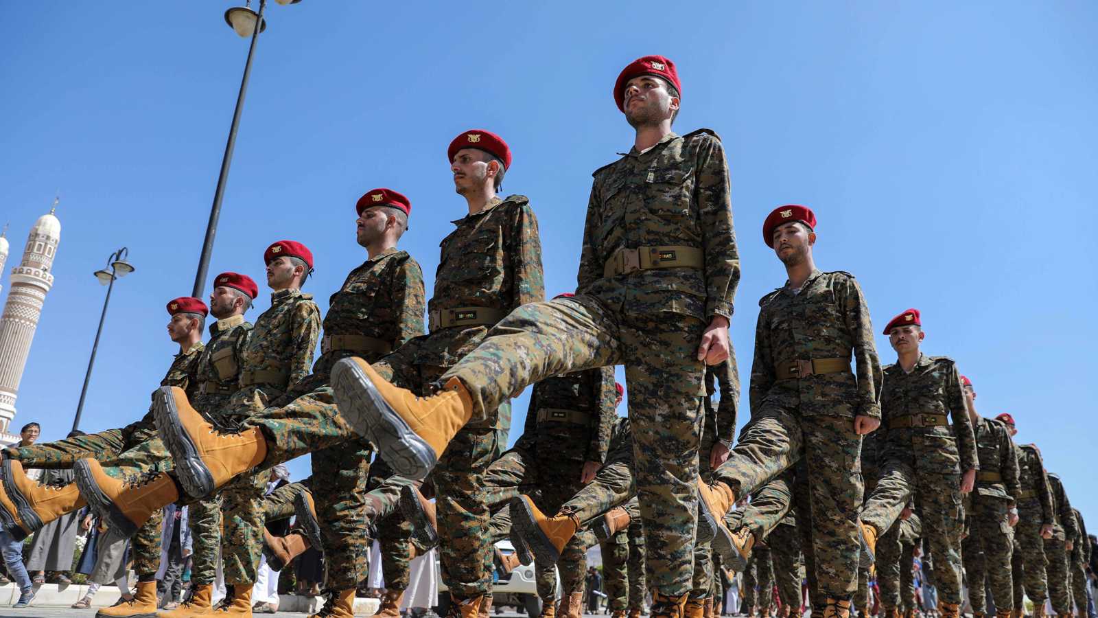 مصادر لـ"إرم نيوز": تحركات حوثية قرب خطوط الملاحة الدولية تثير القلق