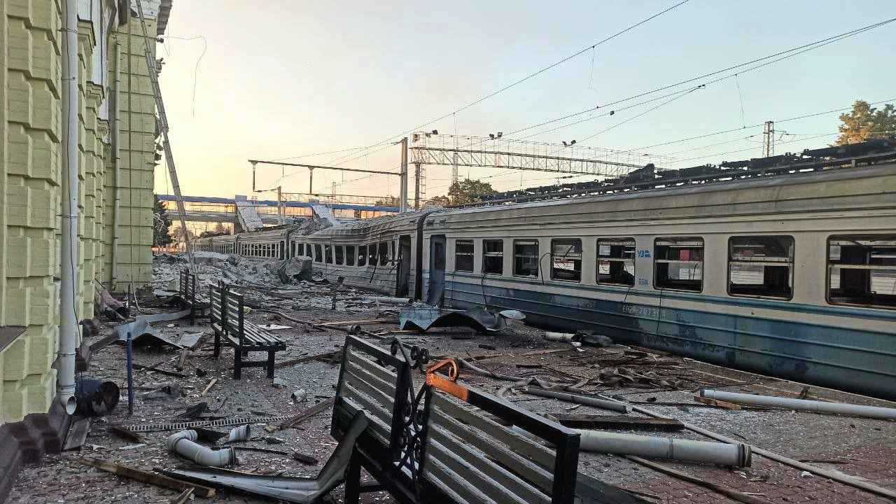 الأكبر منذ بدء الحرب.. خاركيف تتعرض لهجوم روسي غير مسبوق (فيديو)