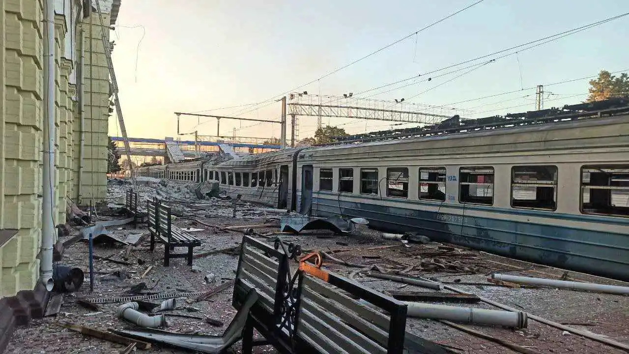 الأكبر منذ بدء الحرب.. خاركيف تتعرض لهجوم روسي غير مسبوق (فيديو)