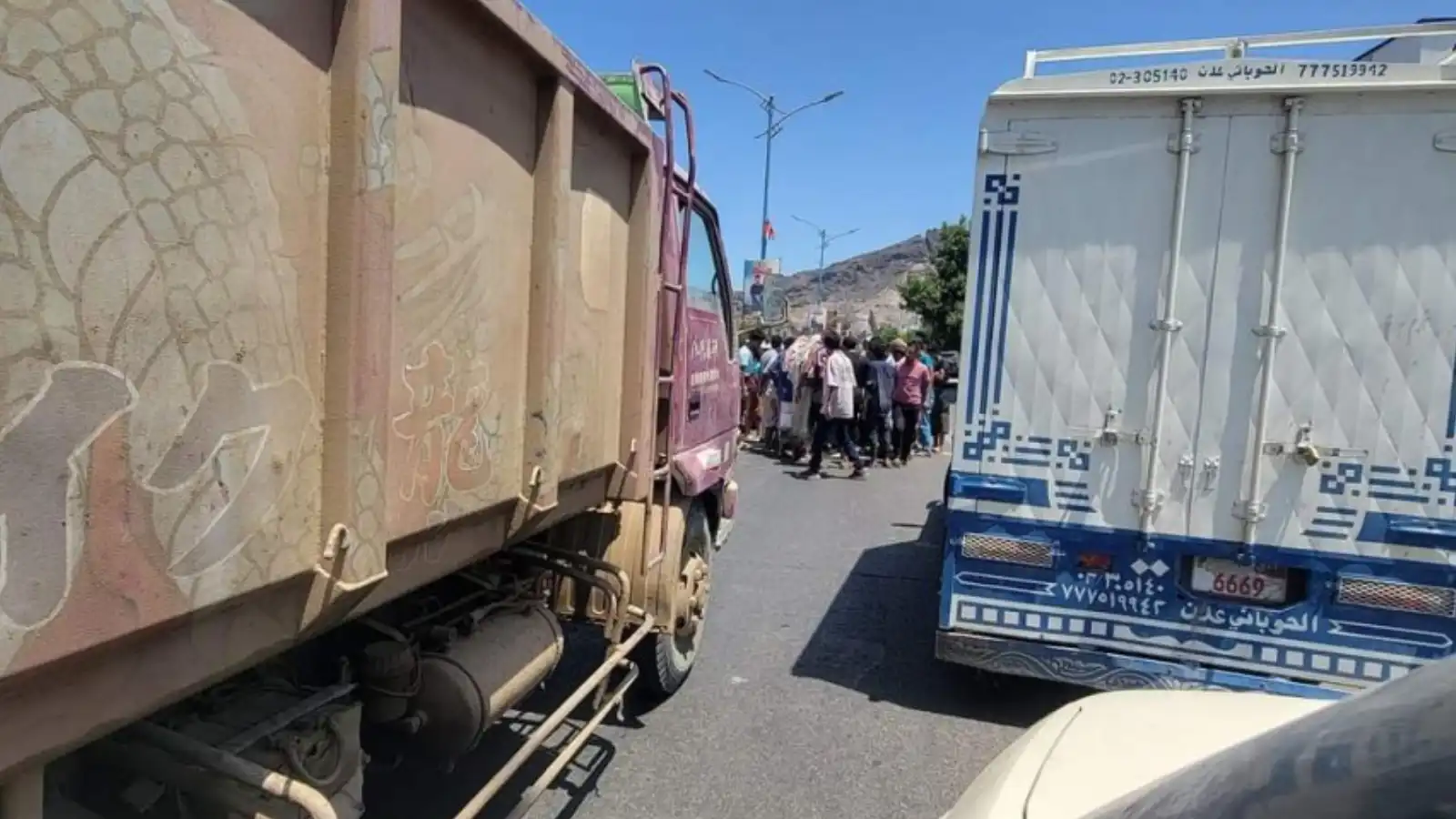 وفاة ضابط مرور "دهسا" أثناء  تأدية عمله في عدن (فيديو)