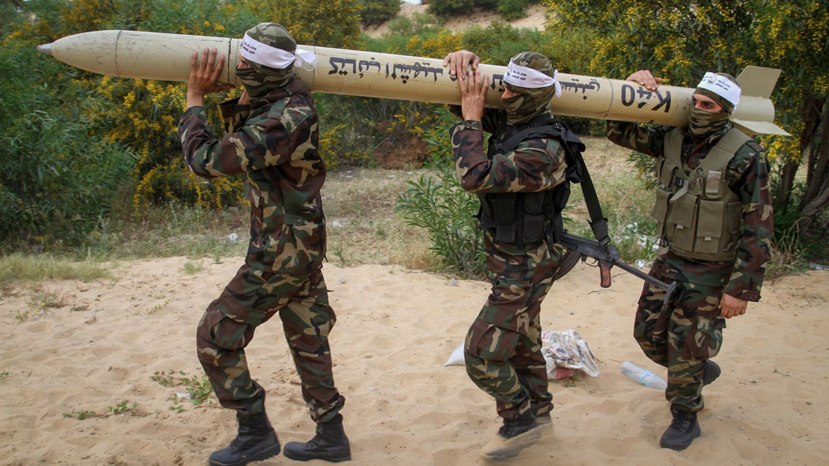 موقع عبري: حماس تختبر صواريخ جديدة في بحر غزة