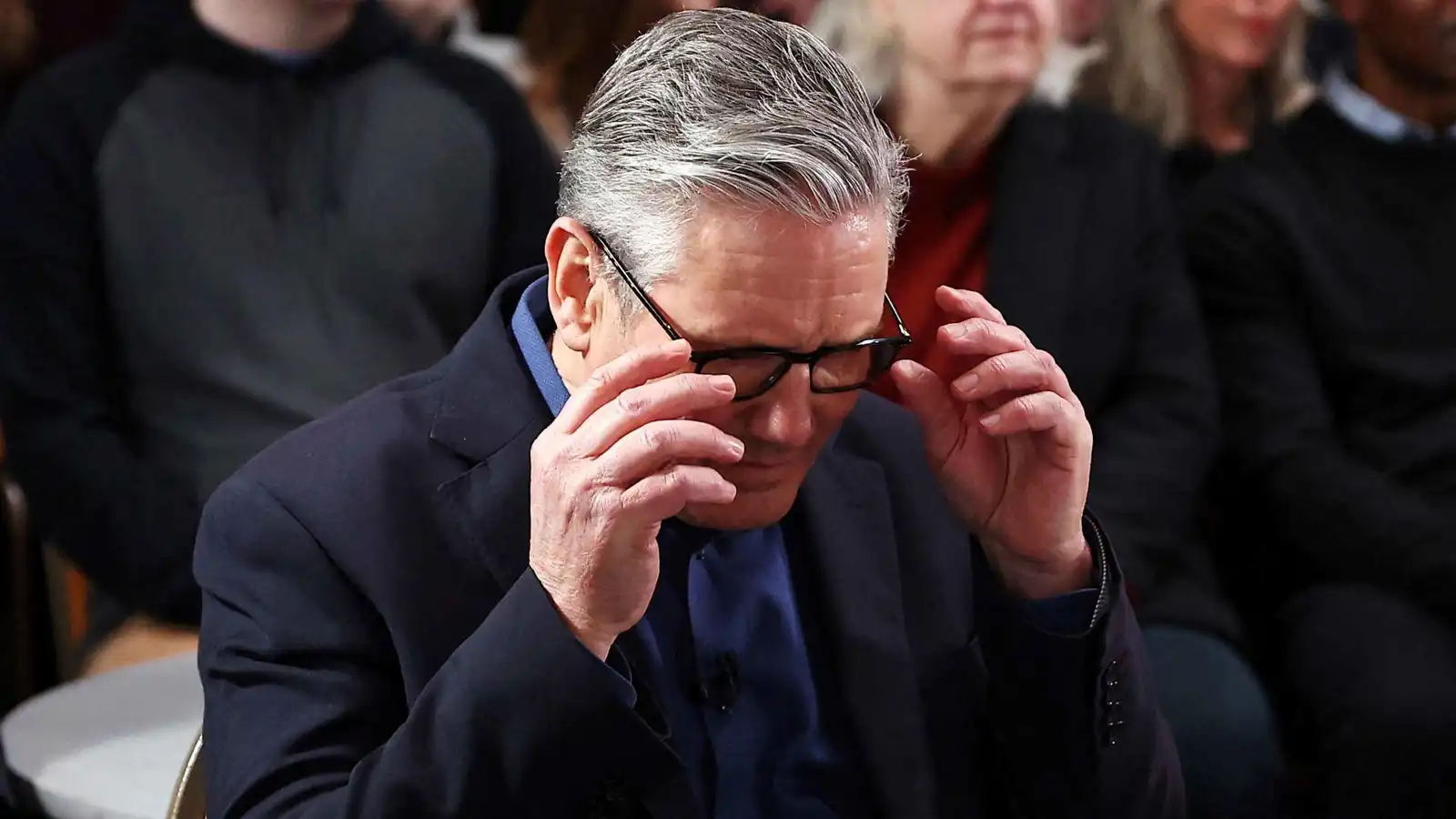 بسبب إبستين.. ستارمر يواجه أزمة سياسية تهدد بقاءه في منصبه