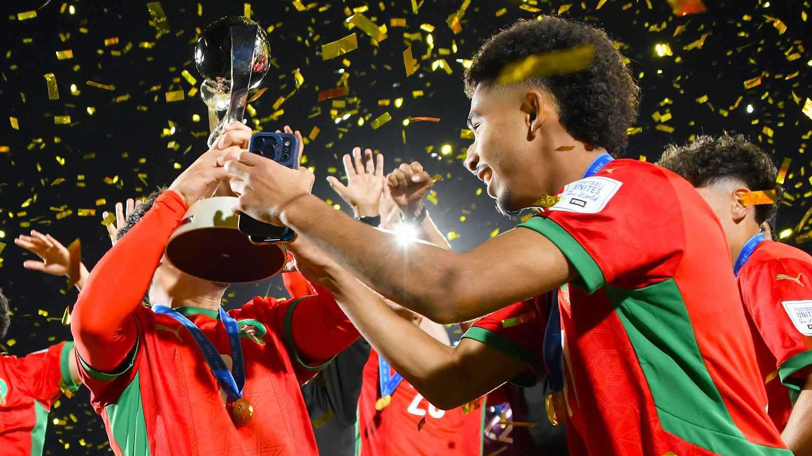 احتفالات عارمة في الشارع المغربي بعد التتويج بكأس العالم للشباب (فيديو)