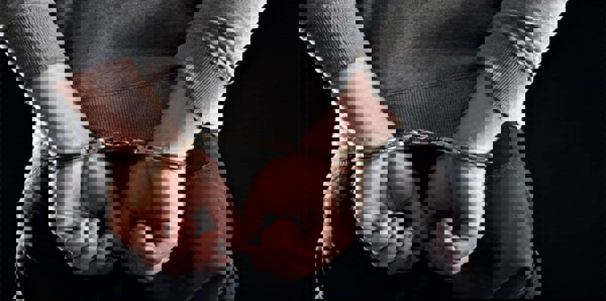 التسول نهارًا والشذوذ ليلًا.. مصري يستغل القطارات المهجورة لانتهاك الأطفال