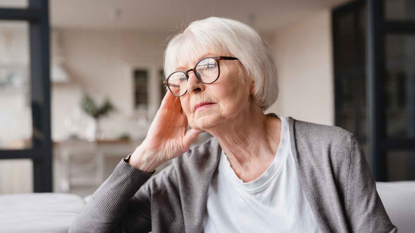 5 طرق تُمكن كبار السن بالتحكم بآلامهم المزمنة