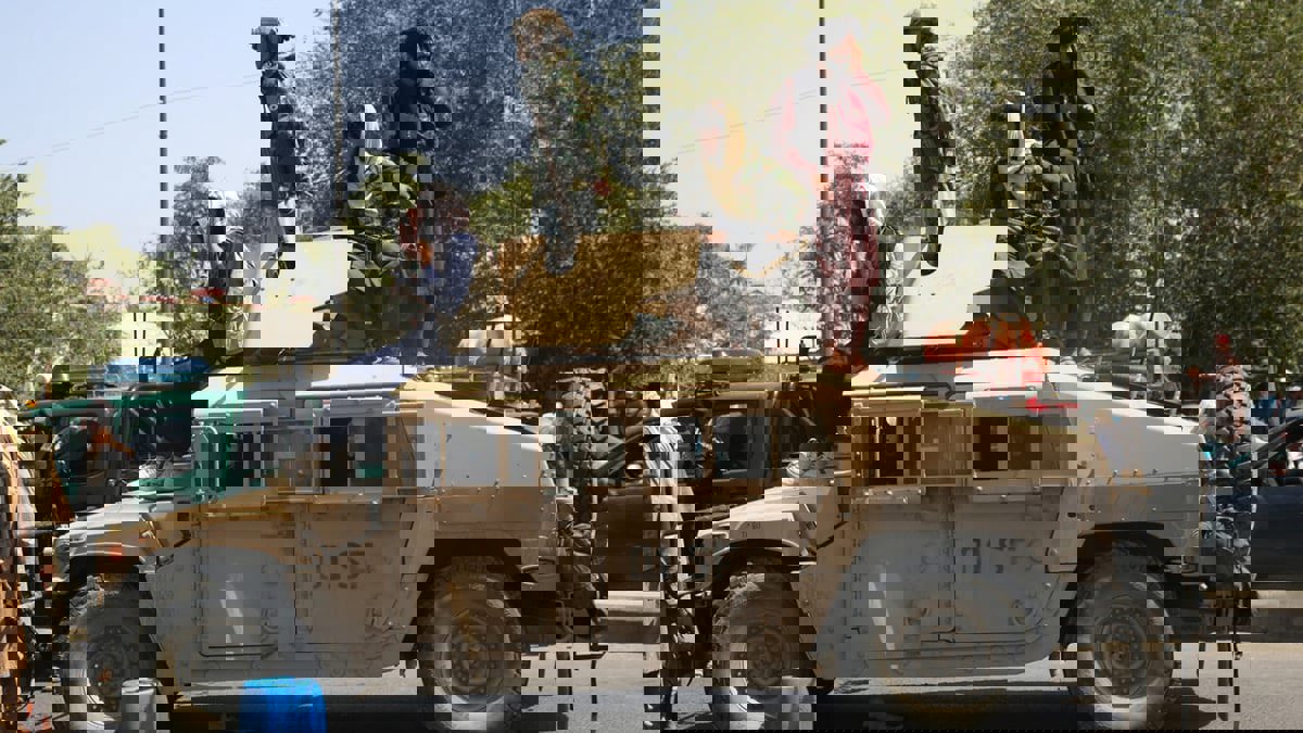 صحف عالمية: ترسانة كاملة من الأسلحة الأمريكية في أيدي طالبان.. ولبنان يواجه "الجحيم على الأرض"