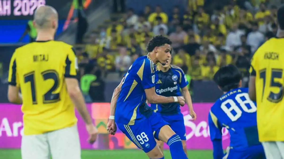 لا توجد عدالة.. عبد الله فلاتة يشن هجوما حادا بعد خسارة الاتحاد السعودي (فيديو)