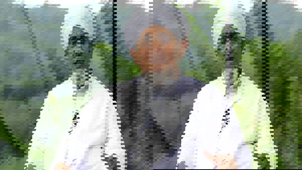 جنازة حاشدة للمفكر الإسلامي اليمني أبو بكر العدني المشهور.. فمن هو؟‎‎