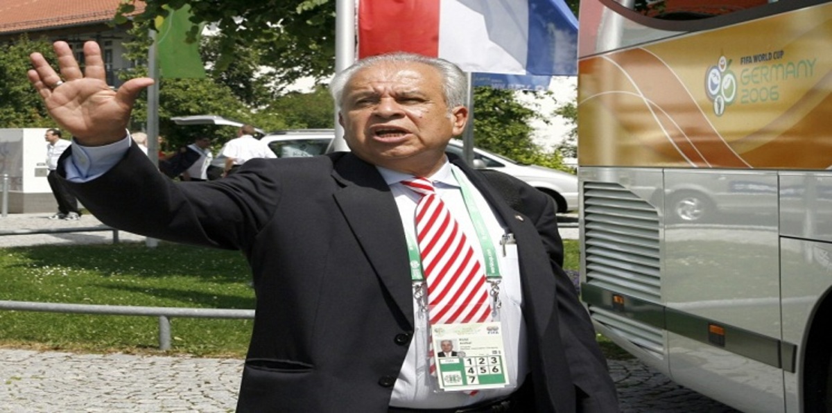 وفاة مدرب باراغواي الأسبق قبل مباراة لفريقه (فيديو)