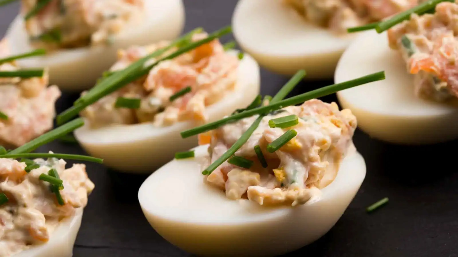 البيض المحشو - تعبيرية