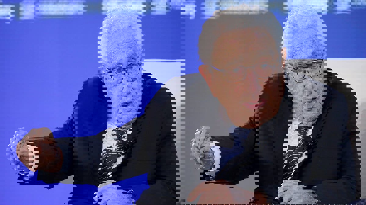 التنصت على الجواسيس ونواب الدولة العميقة