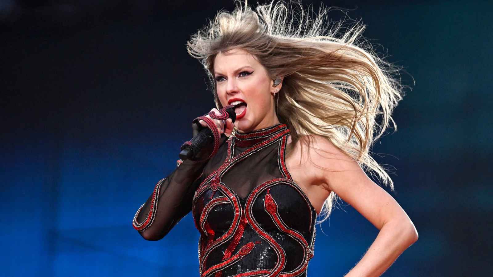 "سيدة القطط".. تعليق "مثير" من ماسك على دعم سويفت لهاريس