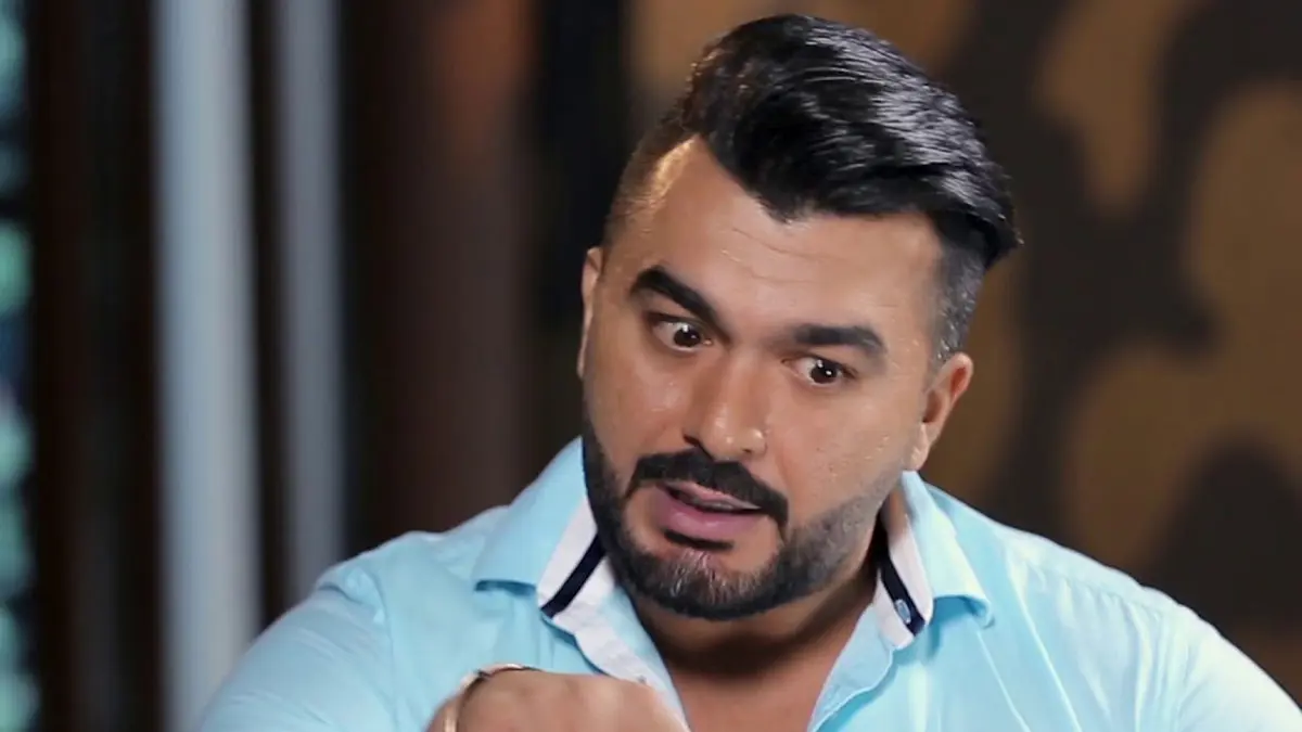 عبدالله بهمن يهاجم محمد التاجي دفاعا عن حياة الفهد 